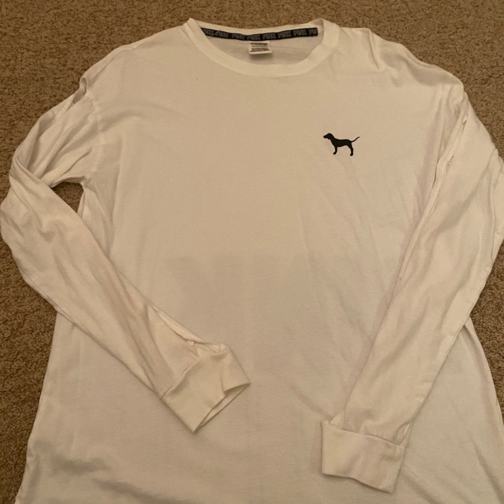 Victoria’s secret PINK graphic tee.